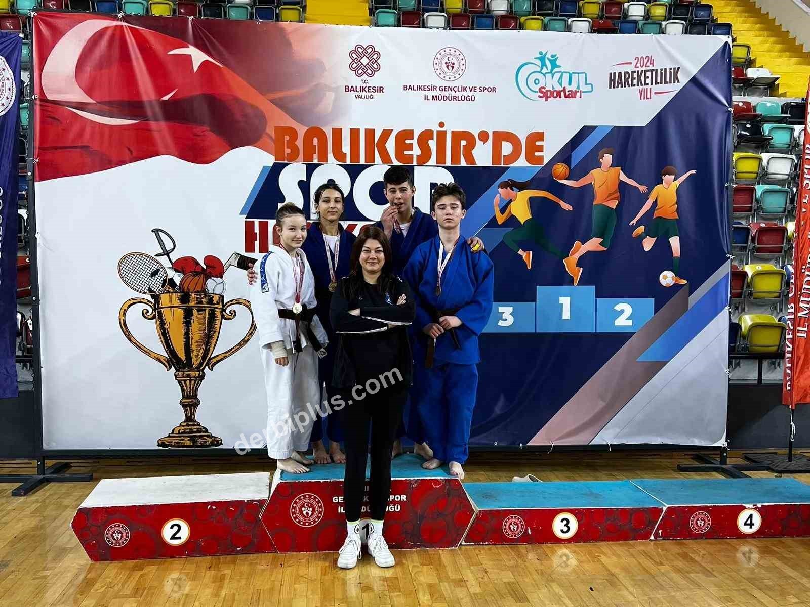 Balıkesir Büyükşehir’in sporcuları güreş ve judoda 18 madalya topladı