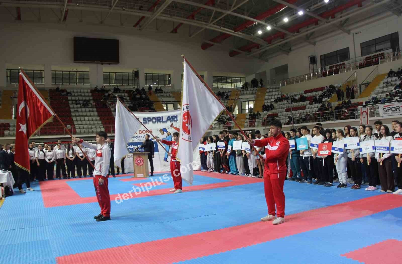 SİVAS’TA BAŞLAYAN OKUL SPORLARI GENÇLER A-B KİCK BOKS TÜRKİYE BİRİNCİLİĞİ TÜM HIZIYLA DEVAM EDERKEN, ŞAMPİYONANIN SEREMONİSİ SİVAS GENÇLİK VE SPOR İL MÜDÜRÜ ŞAHİN ERTEM VE TÜRKİYE KİCK BOKS FEDERASYONU BAŞKANI SALİM KAYICI’NIN KATILIMIYLA YAPILDI.