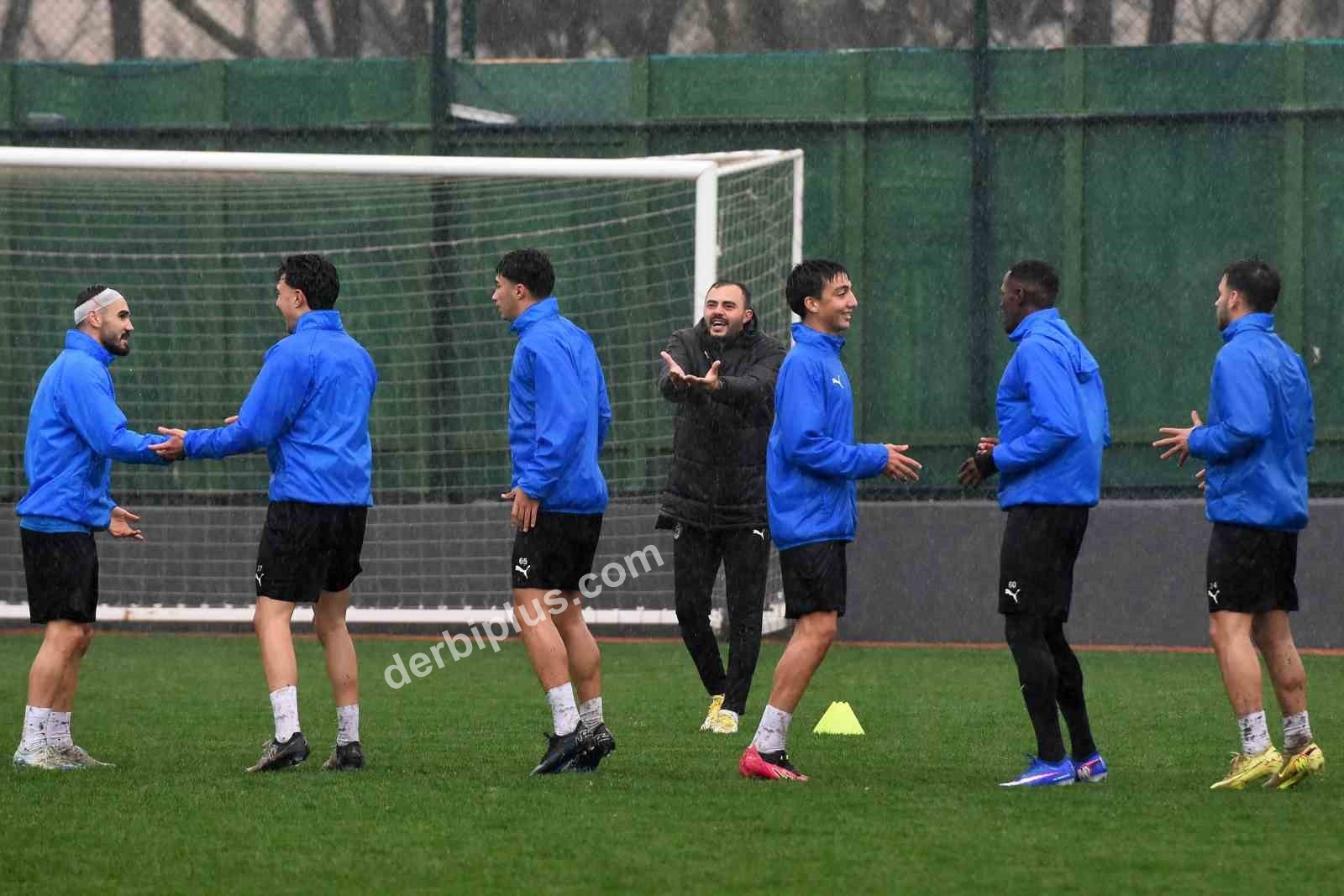 MANİSA FUTBOL KULÜBÜ, TRENDYOL 1. LİG 25. HAFTA MÜCADELESİNDE DEPLASMANDA KARŞILAŞACAĞI ESENLER EROKSPOR MAÇININ HAZIRLIKLARINI TAMAMLADI.