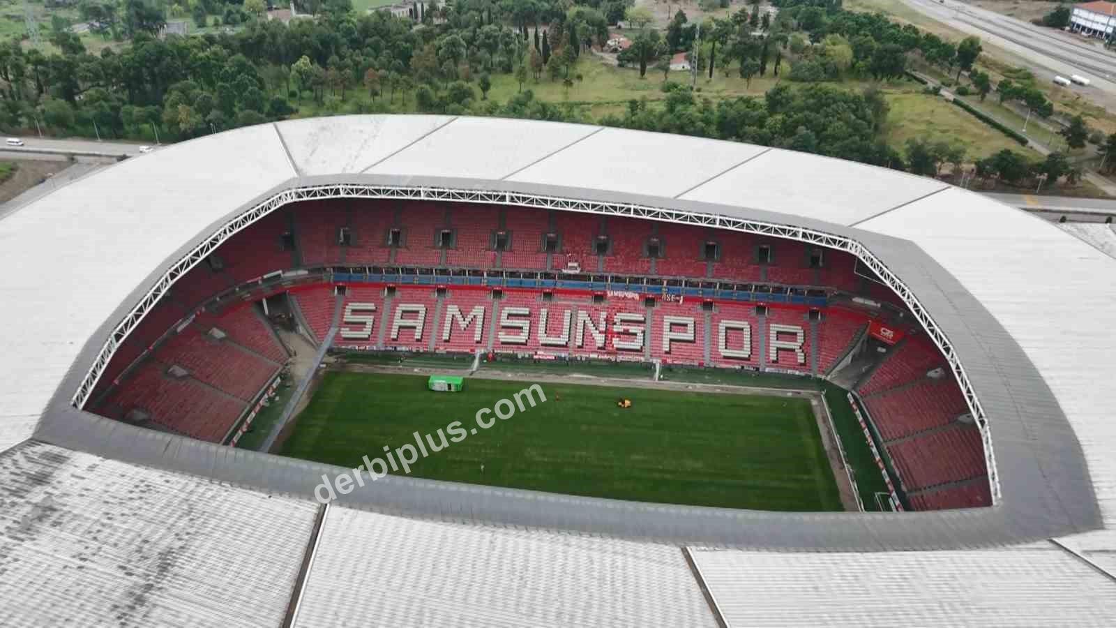 Samsunspor’un stat zemini yeni sezona hazırlanıyor: Hibrit çim uygulamasına başlandı