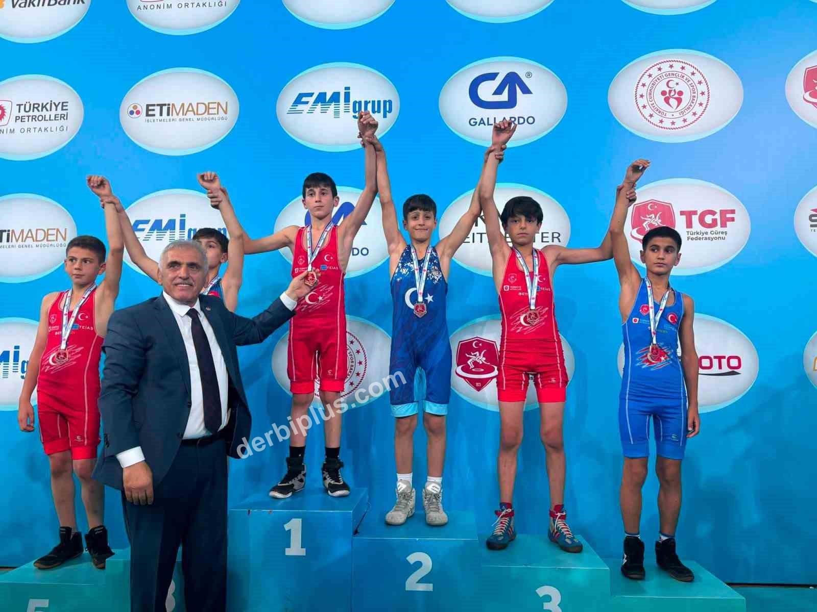 Sivaslı güreşçi Ankara’dan bronzla döndü