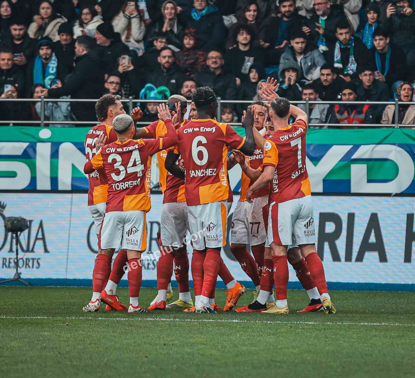 TRENDYOL SÜPER LİG'İN 21. HAFTASINDA ÇAYKUR RİZESPOR, GALATASARAY'I AĞIRLIYOR. KARŞILAŞMANIN İLK YARISI KONUK EKİBİN 1-0'LIK ÜSTÜNLÜĞÜYLE TAMAMLANDI.