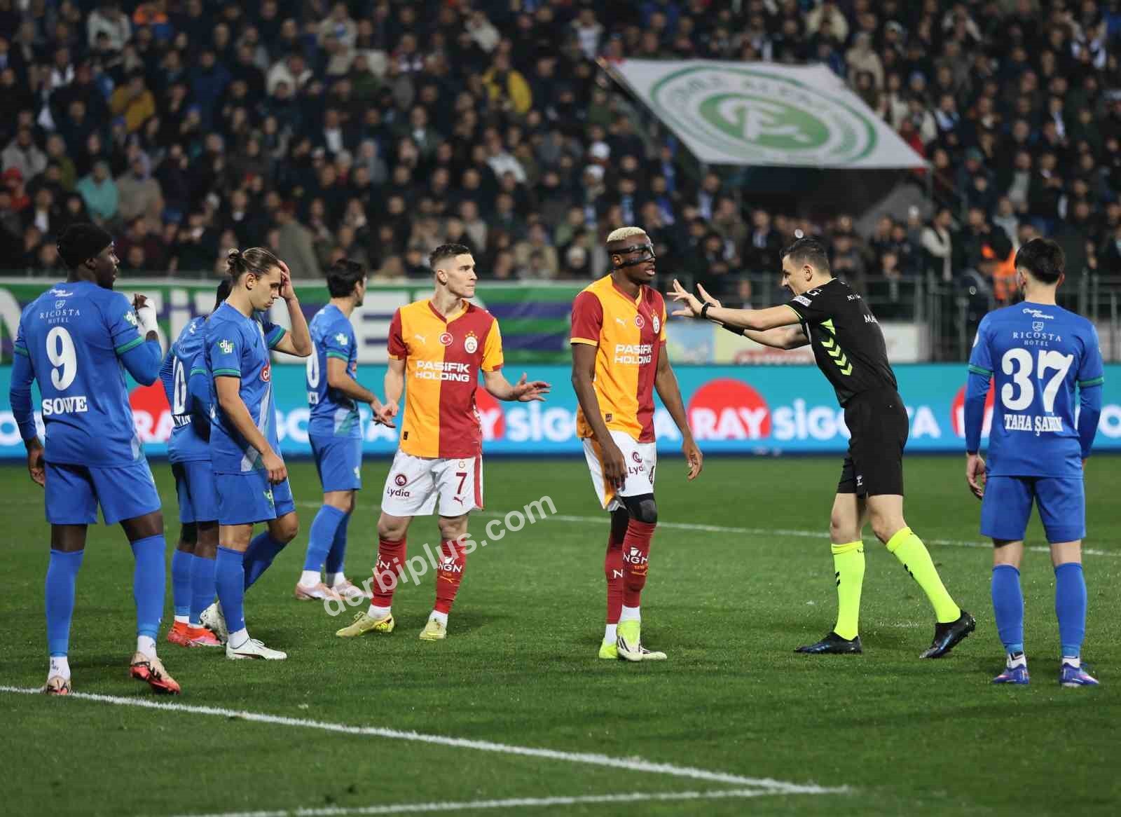 TRENDYOL SÜPER LİG'İN 21. HAFTASINDA ÇAYKUR RİZESPOR, SAHASINDA KARŞILAŞTIĞI GALATASARAY'A 3-0 MAĞLUP OLDU.