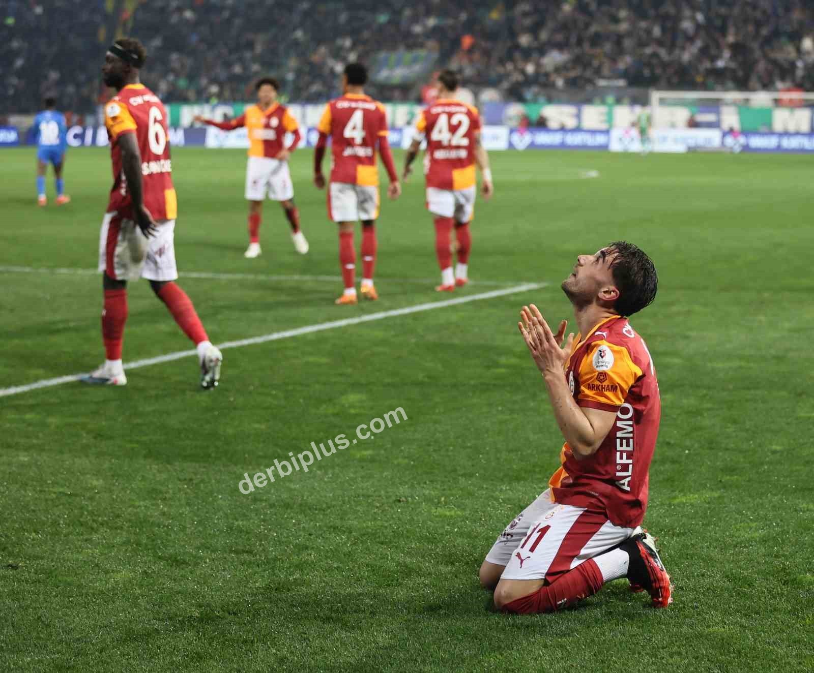 TRENDYOL SÜPER LİG'İN 21. HAFTASINDA ÇAYKUR RİZESPOR, SAHASINDA KARŞILAŞTIĞI GALATASARAY'A 3-0 MAĞLUP OLDU.