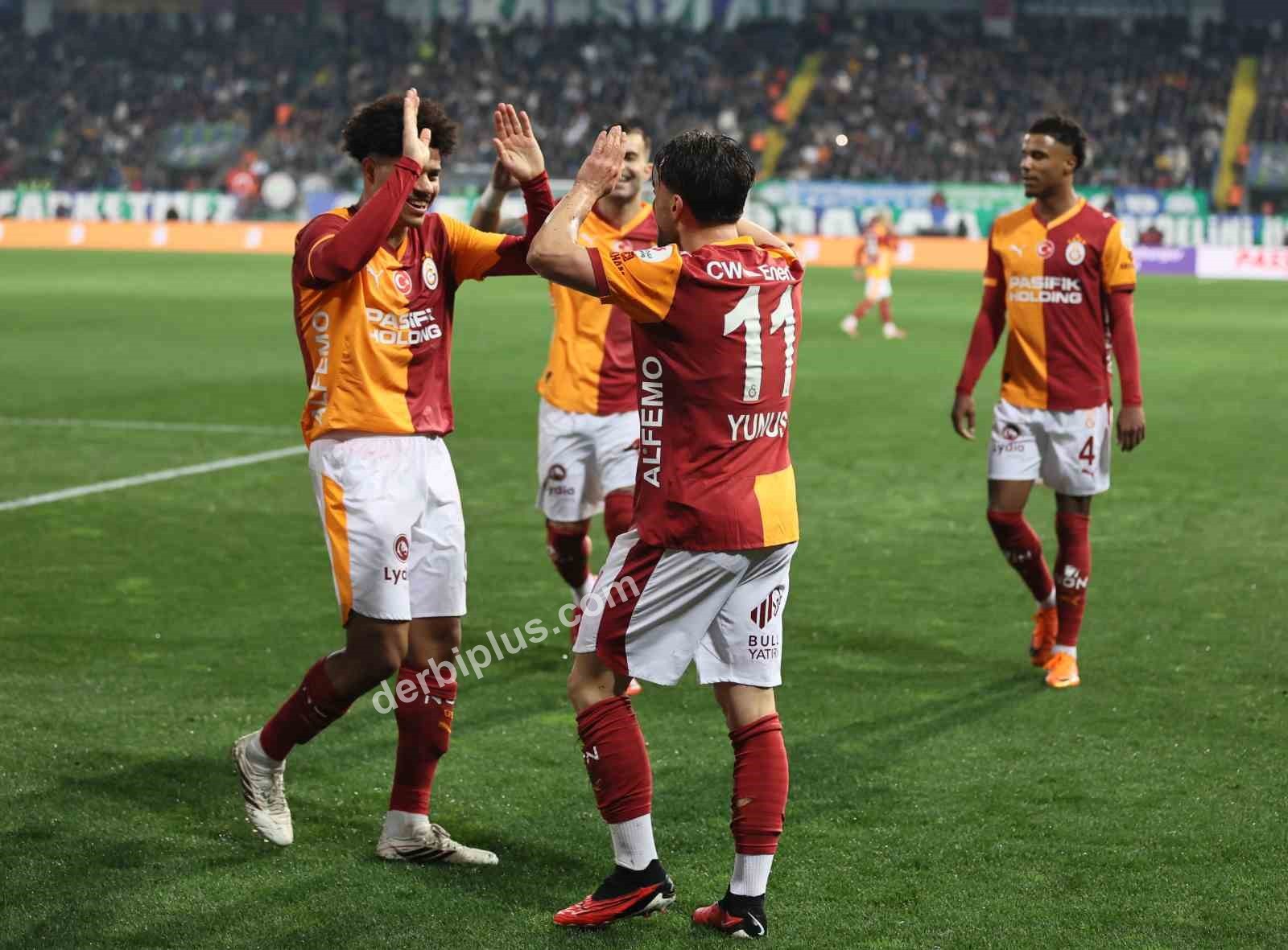 TRENDYOL SÜPER LİG'İN 21. HAFTASINDA ÇAYKUR RİZESPOR, SAHASINDA KARŞILAŞTIĞI GALATASARAY'A 3-0 MAĞLUP OLDU.