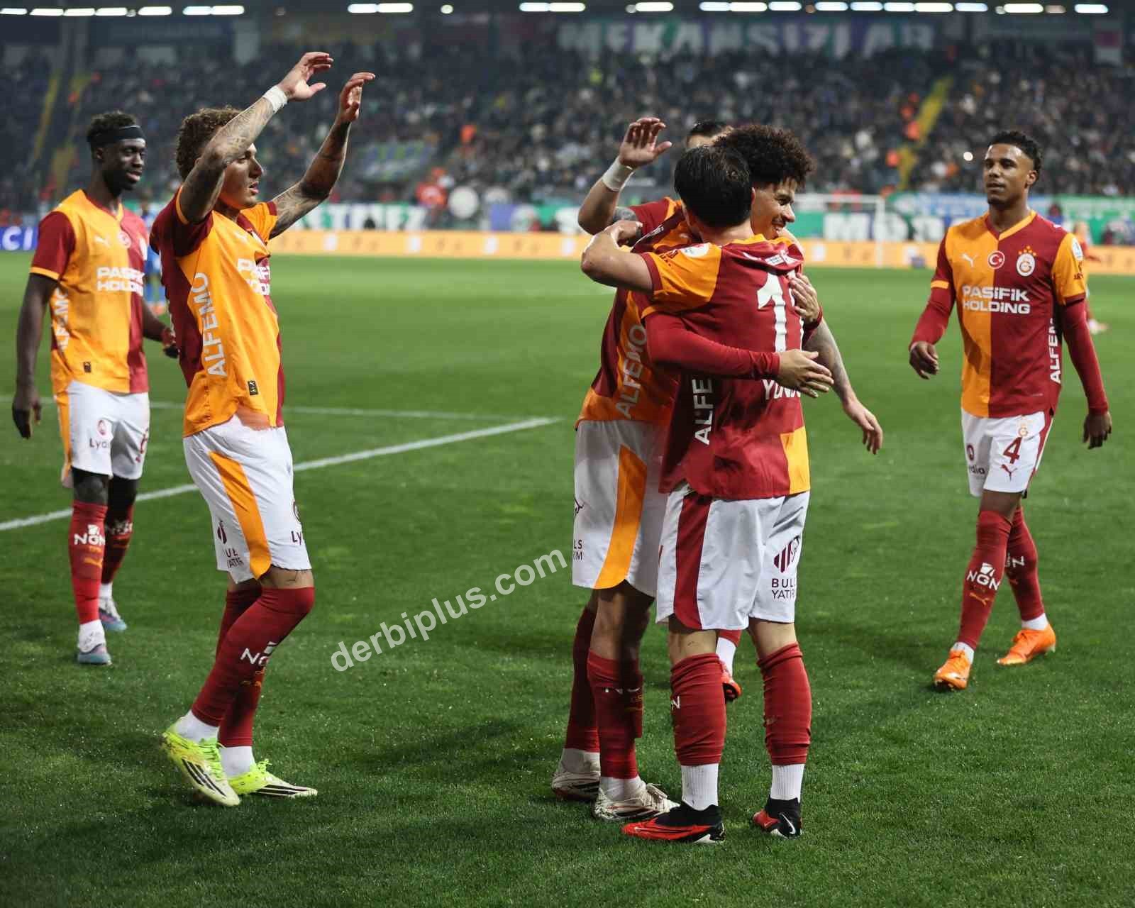 TRENDYOL SÜPER LİG'İN 21. HAFTASINDA ÇAYKUR RİZESPOR, SAHASINDA KARŞILAŞTIĞI GALATASARAY'A 3-0 MAĞLUP OLDU.