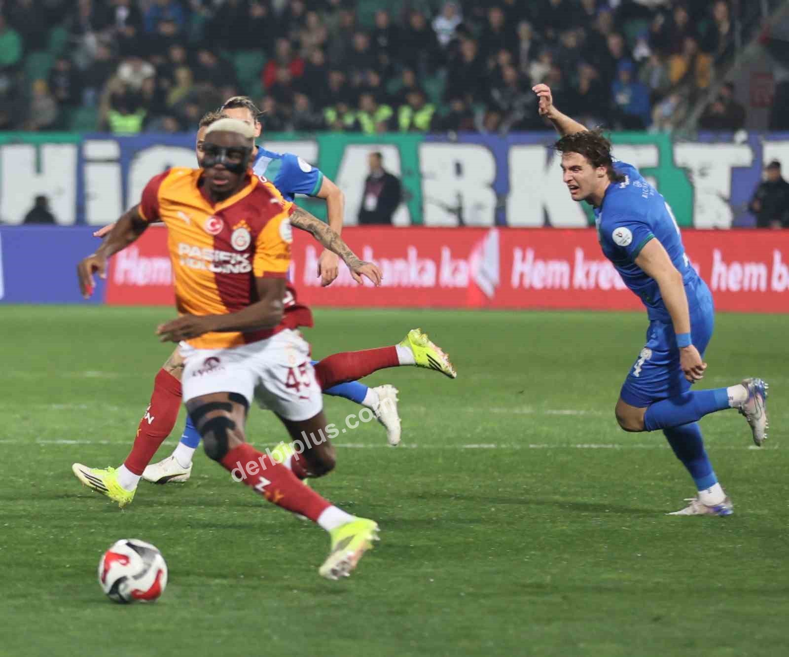 TRENDYOL SÜPER LİG'İN 21. HAFTASINDA ÇAYKUR RİZESPOR, SAHASINDA KARŞILAŞTIĞI GALATASARAY'A 3-0 MAĞLUP OLDU.