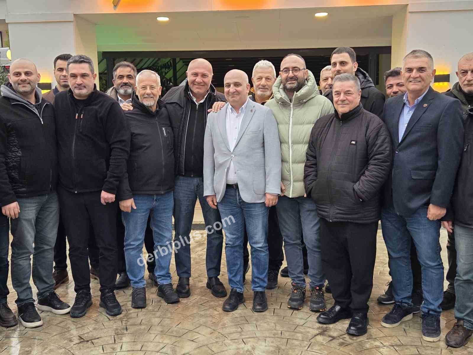 TRENDYOL SÜPER LİG EKİPLERİNDEN SAMSUNSPOR’UN BAŞKANI YÜKSEL YILDIRIM, MEMLEKETİ SAMSUN’DA BASIN MENSUPLARIYLA BİR ARAYA GELDİ. GAZETECİLERLE BİR TOPLANTI YAPAN BAŞKAN YILDIRIM, TOPLANTININ SONUNDA BASIN MENSUPLARININ SORULARINI YANITLADI.